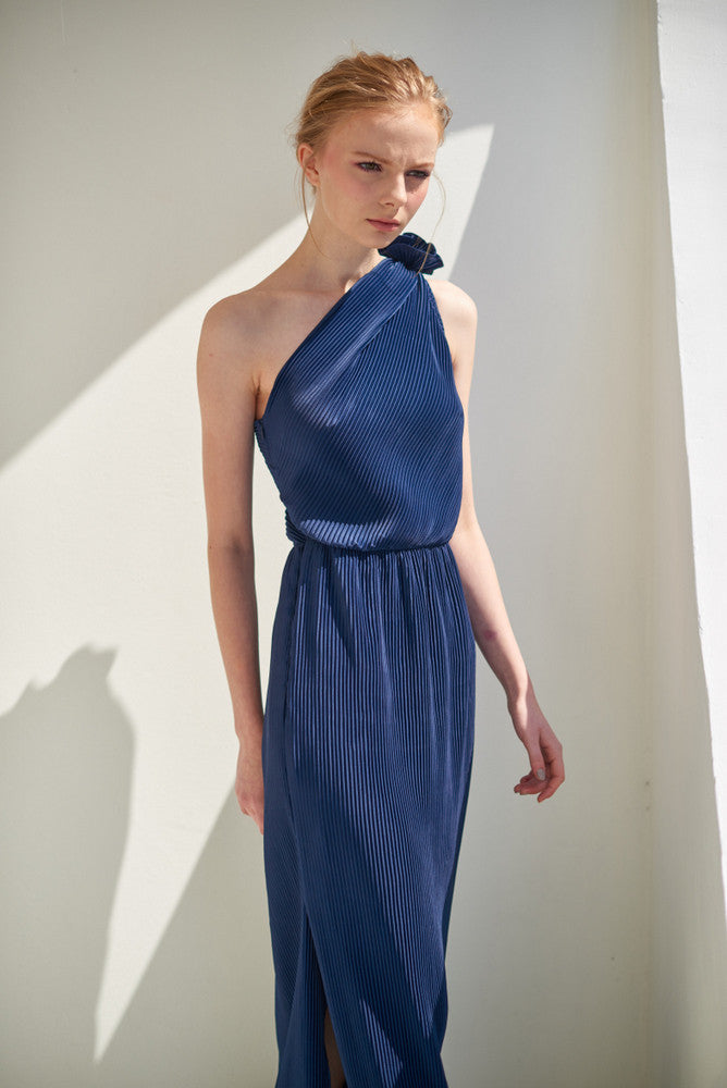 ZX021601 : ONE-SHOULDER PLEATED MAXI DRESS | The Parrot Bangkok